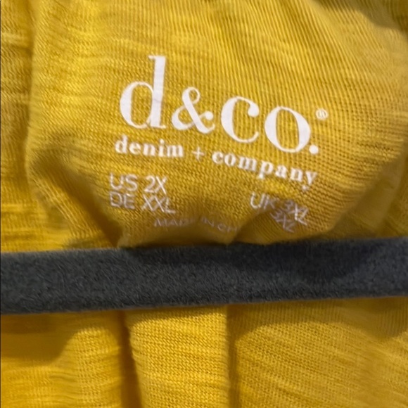 Denim&Co Gold short Sleeve Top - Picture 2 of 3